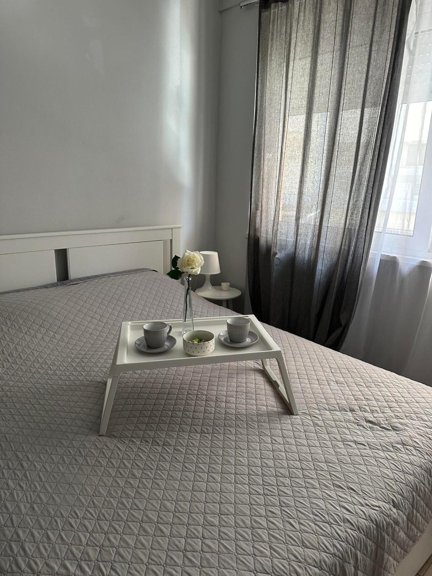 Eftopia Apartment Каламата Екстериор снимка